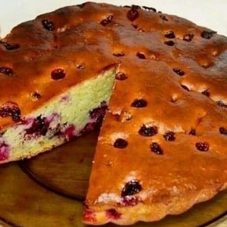 Быстрый пирог с зеленым яйцом