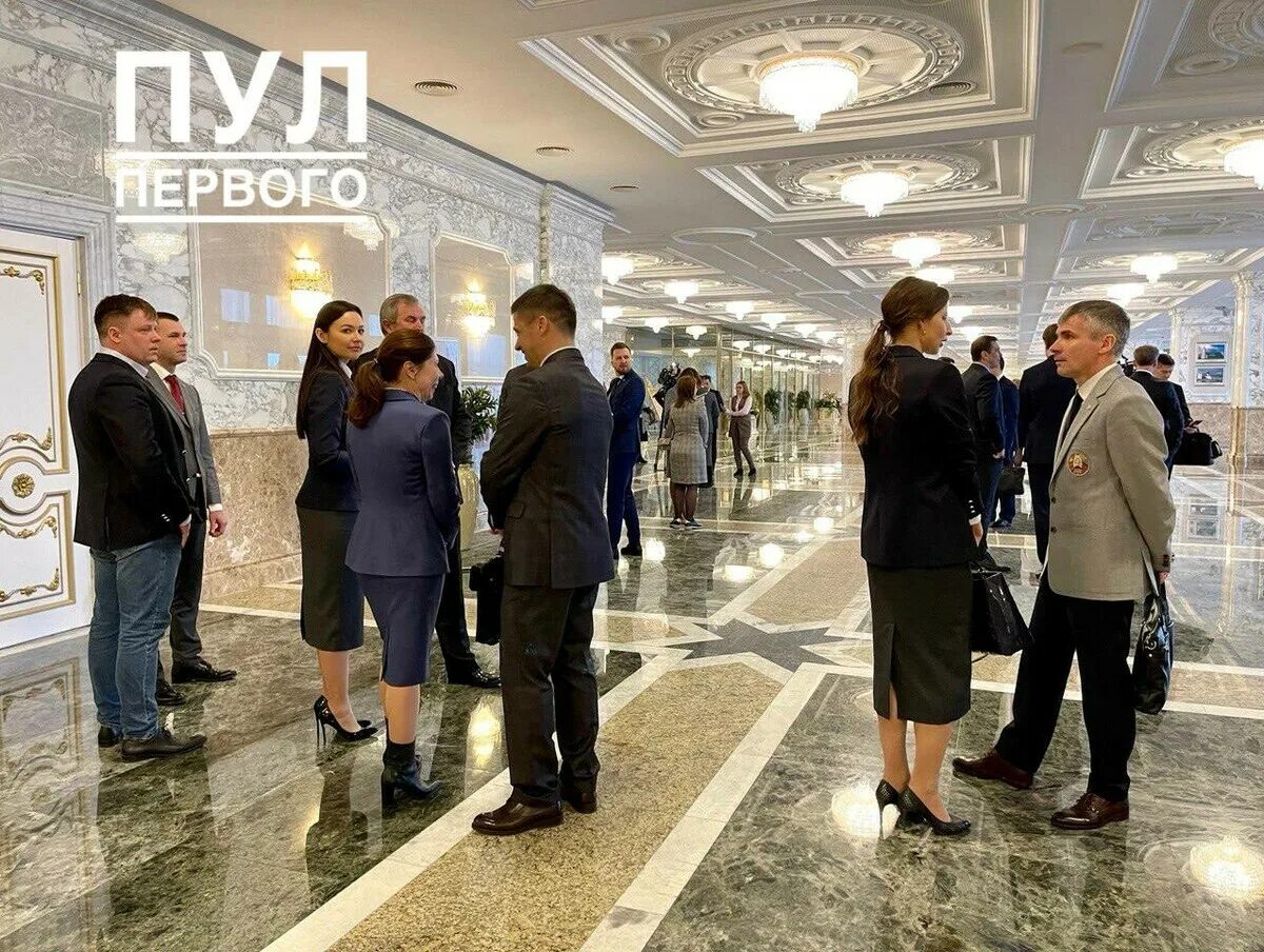 Новости рб и мире сегодня. Туалет Лукашенко во Дворце независимости. Лукашенко совещание. Коля Лукашенко 2022.