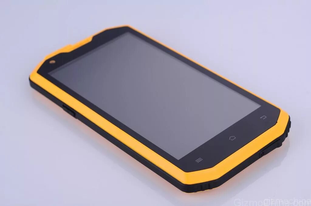 Телефон с резиновым корпусом сенсорный. Сотовый телефон ginzzu mb505 черный. Tkexun g10 black. Прочный телефон. Телефон bq 2004 ray grey+black.