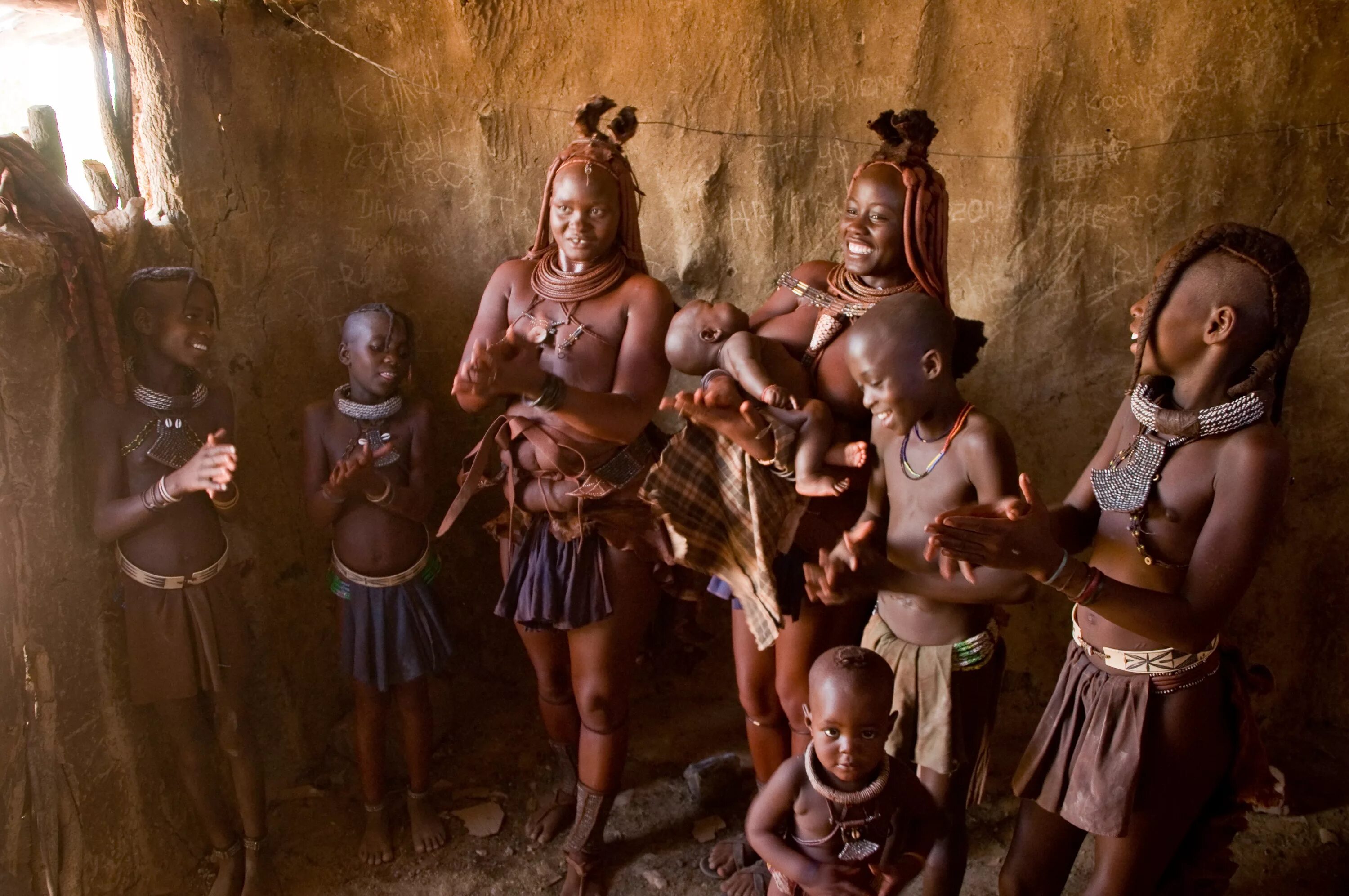 Голое племя химба. Химба Намибия девственницы. Племя Химба. Племя Химба женщины. Племя Химба в Намибии.