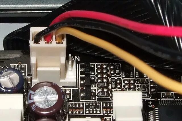 Подключение кулера к плате. Разъем CPU Fan на материнской плате. Разъем sys Fan. 3 Pin разъем на материнской плате. Разъем 3 Pinна материнской плате.