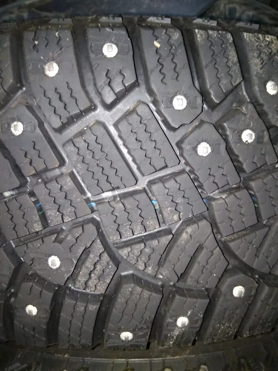 Авито уфа зимние. Резина континенталь липучка. Кама 519 175/70 r14. Зимние шины r13. Резина зимняя нордман 175 70 13.