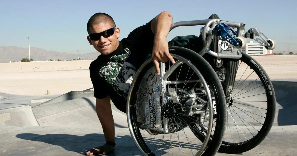Wheelz. Инвалид гонщик. Паркур на инвалидной коляске. Трюки на инвалидной коляске. Aaron wheelz fotheringham.