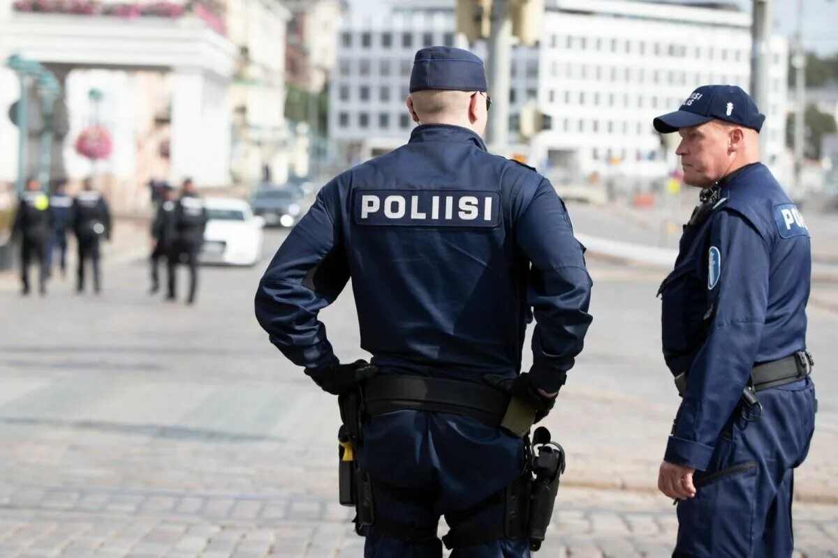 Безопасность финляндии. Форма полиции Финляндии. Полиция Хельсинки. Полиция Финляндии. Финская полиция.