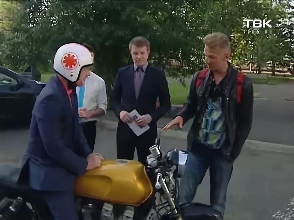 Смол видео. Чистка котла от сажи. Слайм gif. Слайм прозрачно фиолетовый. Эпоксидная смола часы космос.