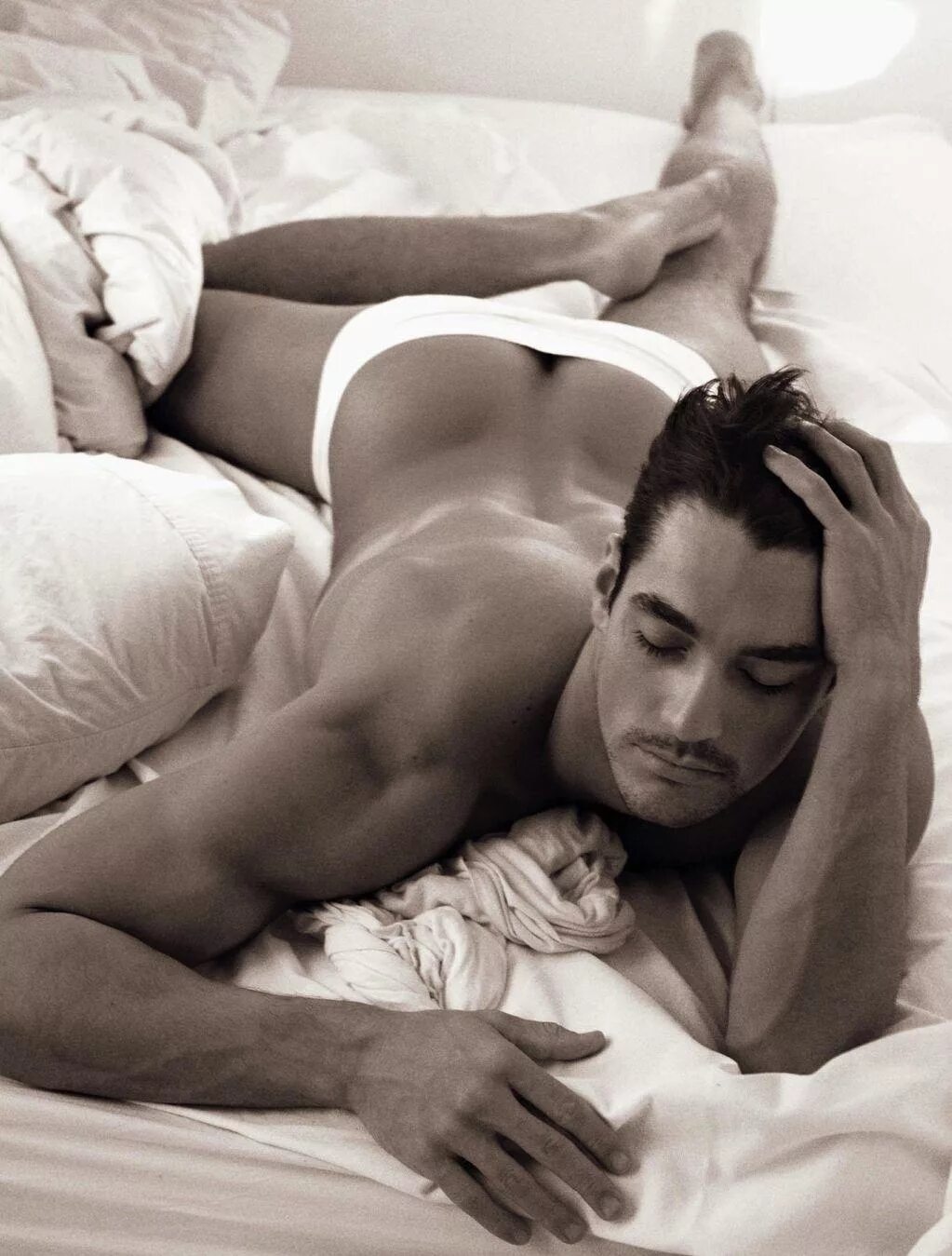 Дэвид Ганди фото. Дэвид Ганди торс. David Gandy Mariano Vivanco. Мужчины доминирующие в постели