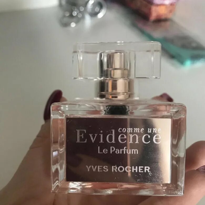 Comme une evidence yves rocher. Духи evidence Yves Rocher. Духи эвиденс 30 мл. Evidence духи женские Ив Роше. Парфюмерная эвиденс Ив Роше 100 мл.