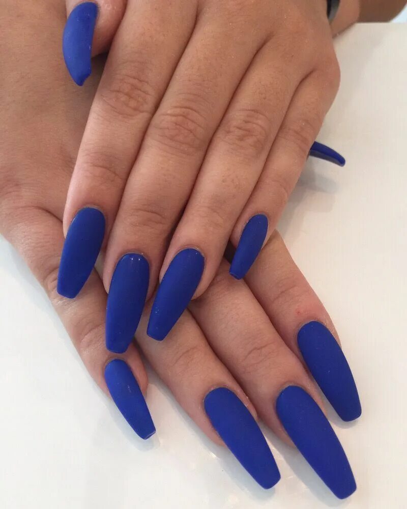Длинный синий маникюр. Синие ногти. Синий матовый маникюр. Синие матовые ногти. Длинные синие ногти.