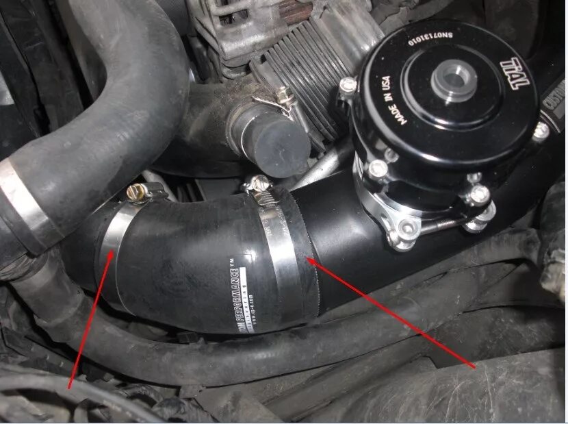 Чарджпайп на bmw м57b30. B58 chargepipe. Картера двигателя дискавери 4. Что за система подогрева blow by. Система подогрева blow by.