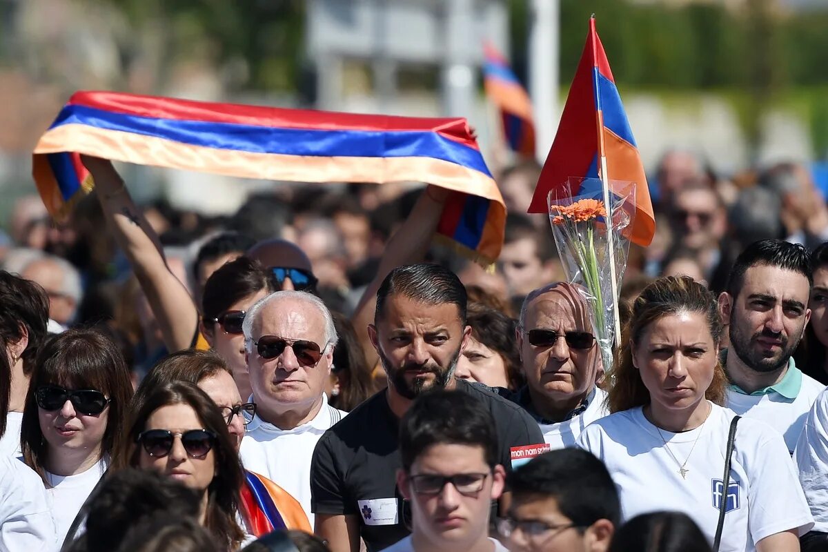 Армения принимает мир. Диаспора Армении. Армяне. Армянская диаспора в мире. Армения люди.
