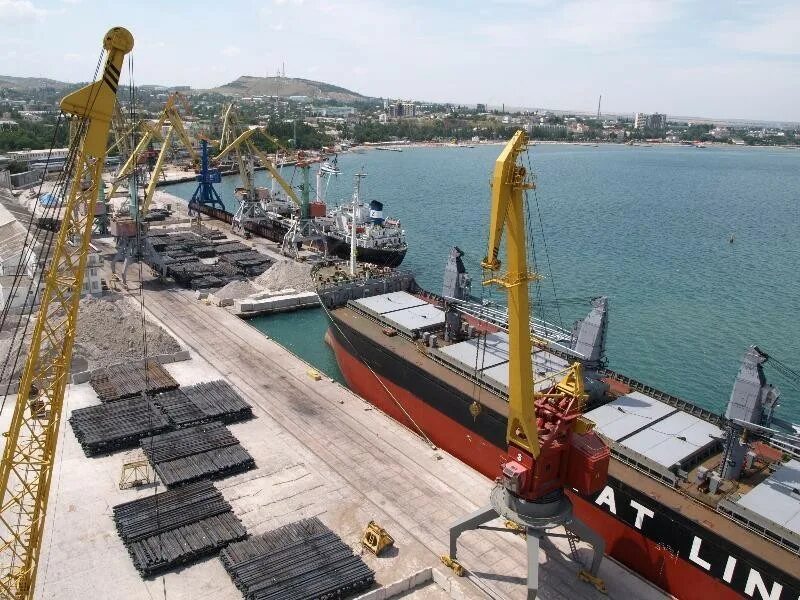 Керченский морской торговый порт. Керченский морской торговый порт. Феодосия морпорт. Феодосийский морской порт. Торговый порт керчь.
