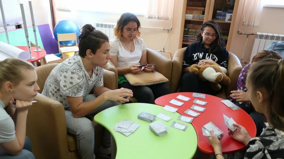 логотипы центров социальной помощи. эмблема детской школьной организации. центры помощи молодежи. логотип центр психологической поддержки. центры социально-психологической помощи молодежи задачи.