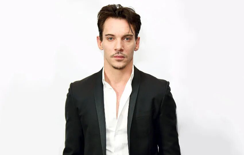 джонатан риз майерс киноактеры ирландии. джонатан риз майерс 2022. джонатан риз майерс гетерохромия. джонатан риз майерс дракула. Jonathan rhys meyers 2021.