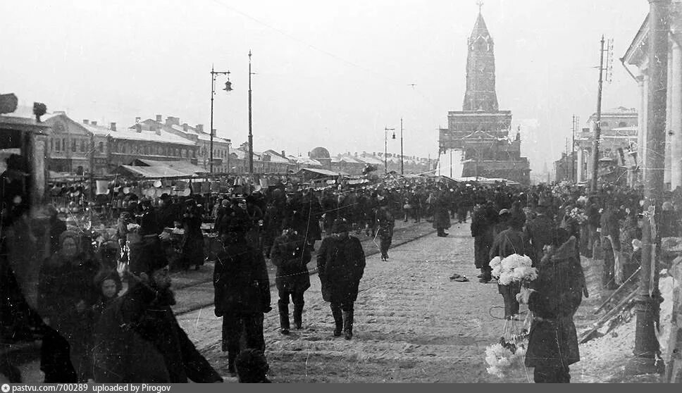 Страстной монастырь. Москва 1925. Кирпичная трибуна 1922 архитектор маят красная площадь. Москва 1922 год. Москва 1922 год.