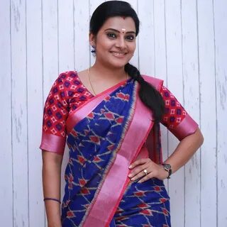 Tv Serial Actress Shruthi Raj Saree Pics Gallery.