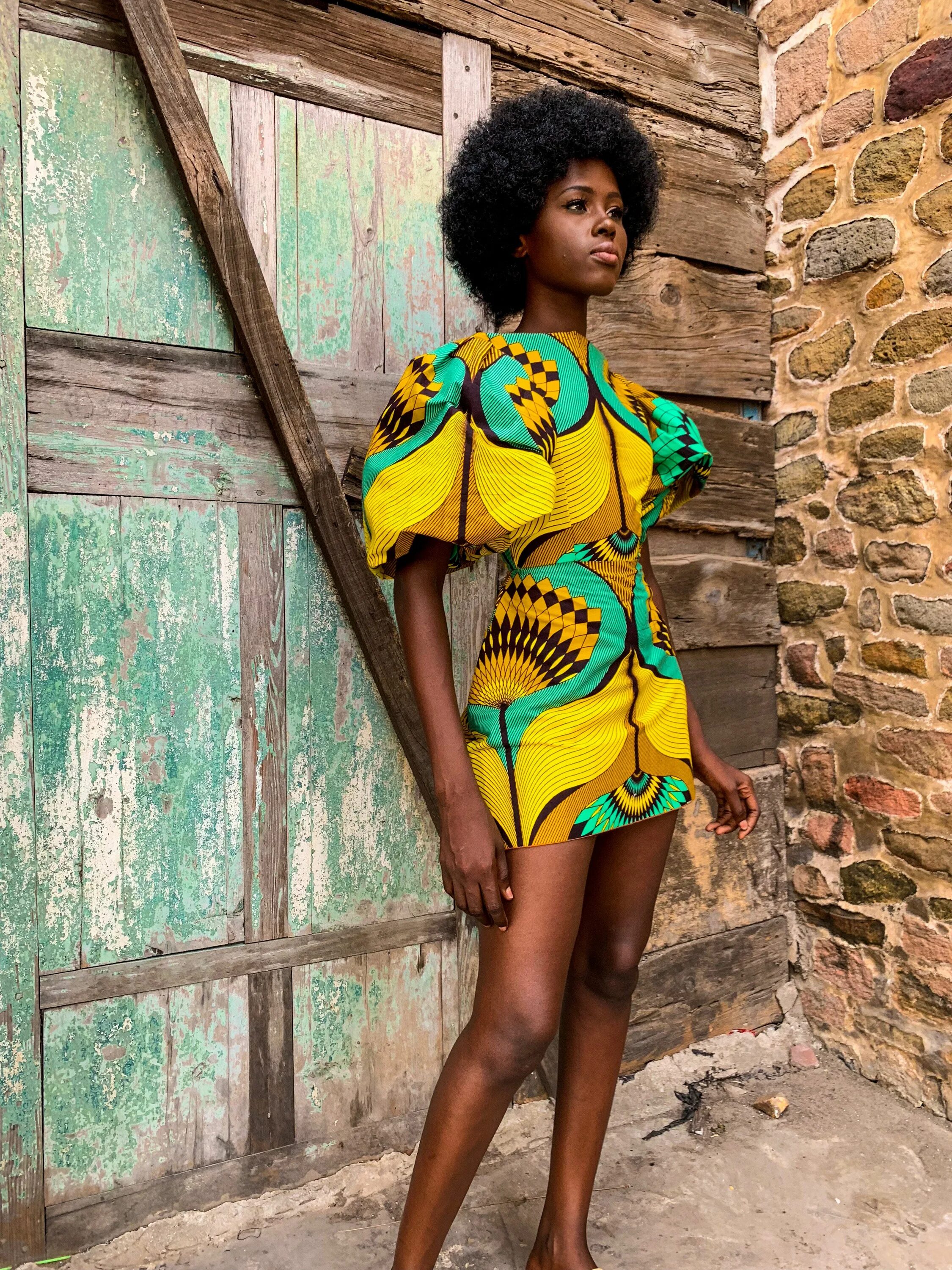 Платье с африканским принтом. Африканские Наряды. Модные африканские платья. Блузка в африканском стиле. 90 негритянки