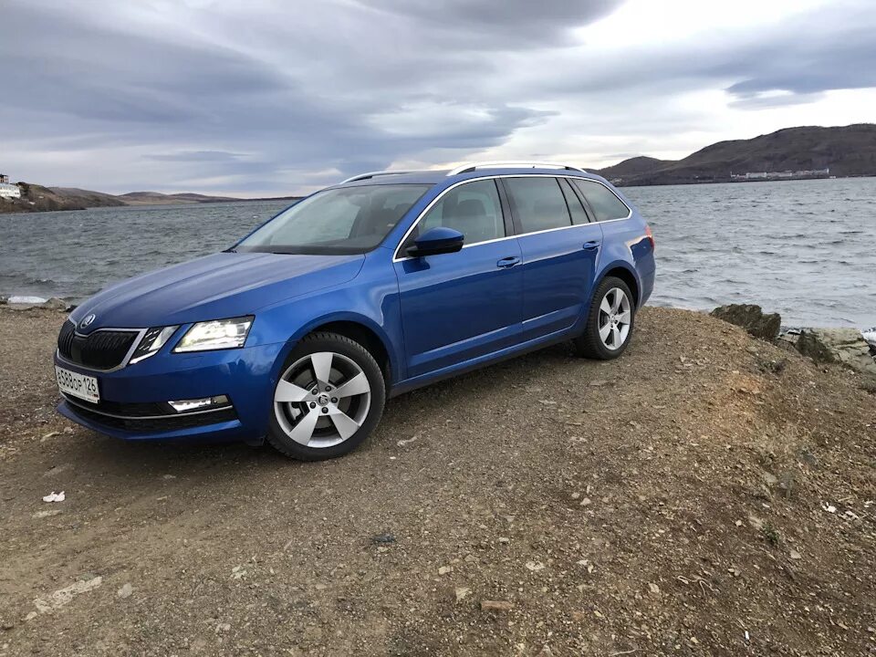 Октавию комби. Skoda Octavia Combi. Skoda Octavia a7 Combi.