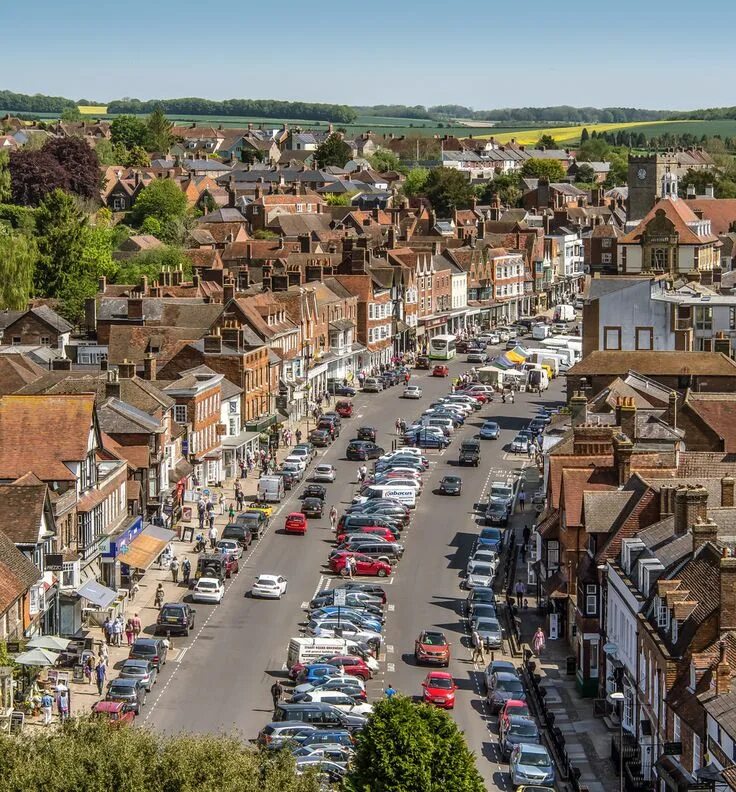 Towns in england. Уилтшир города. Сари Англия город. Город ПАТ Уилтшир. Эрроги город.