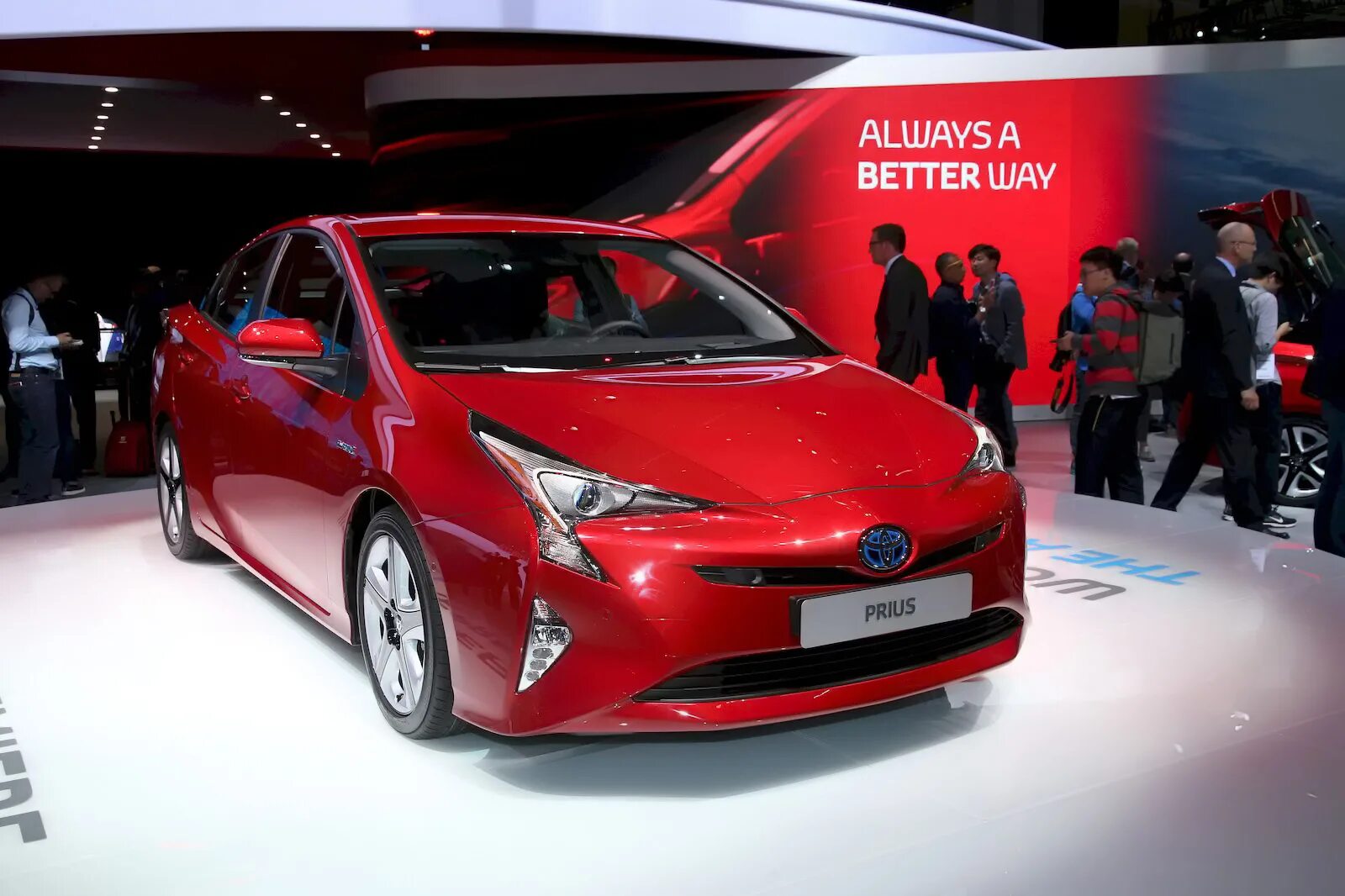 Toyota prius второе поколение. Тойота приус 2 поколение. тойота приус гибрид 2 поколение. тойота приус 6 поколение. тойота приус 5 поколения.