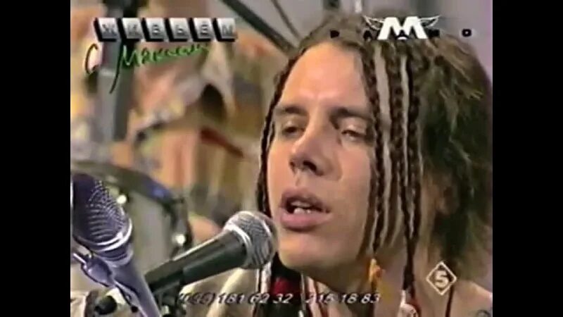 калинов мост уходили из дома. калинов мост солист в молодости. солист калинов мост семья. калинов мост узодилт из до а. калинов мост уходили из дома.