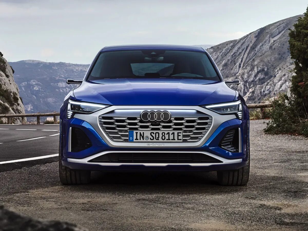 Ауди етрон агрессивная. Етрон 2023 ауди. Етрон 2023 ауди. Audi q8 e-tron. 2022 audi q8 sportback e-tron.