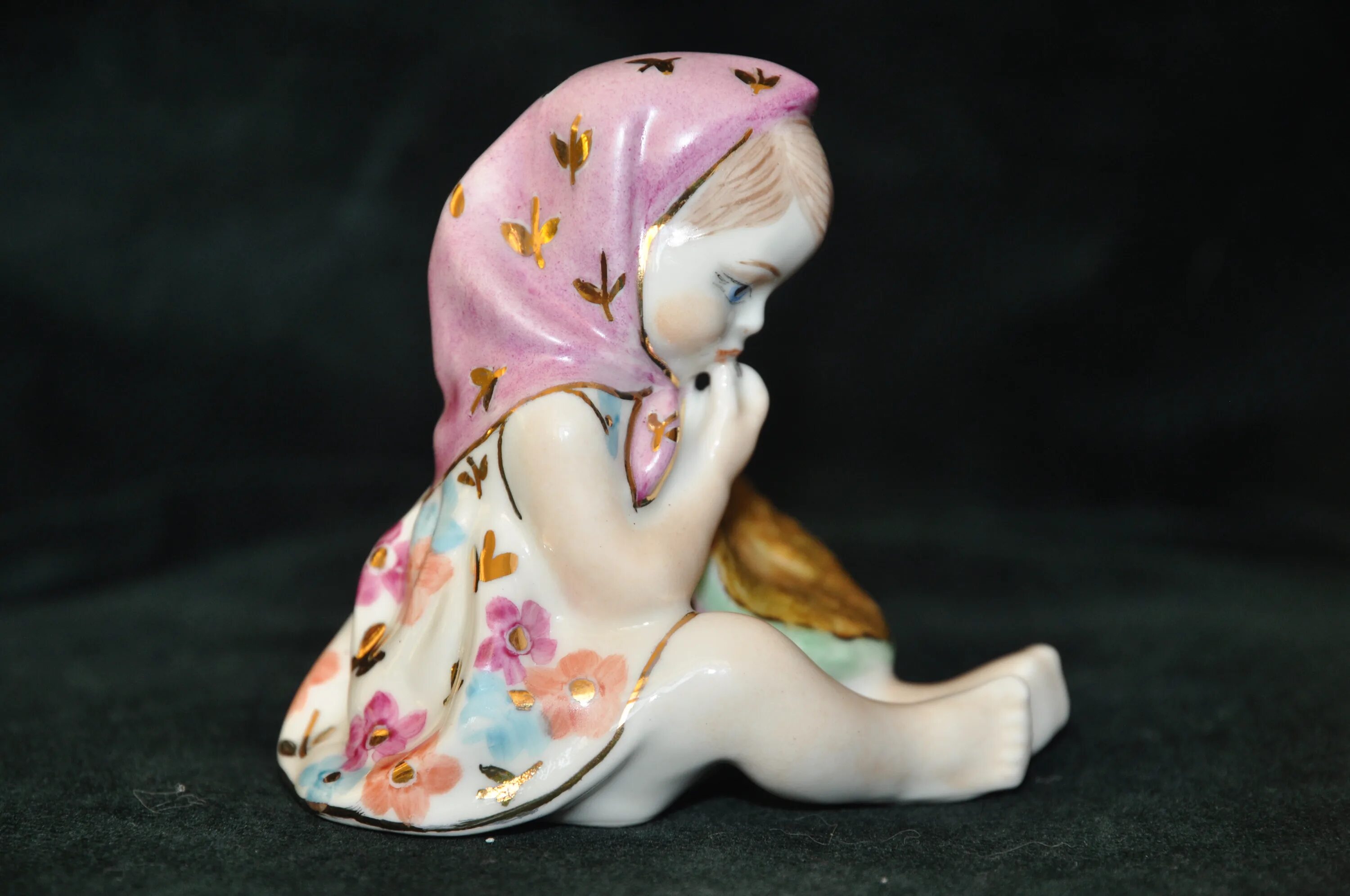 статуэтка фарфор мейсон кобальт. фарфоровая статуэтка девочка со снеговиком. маленькие фарфоровые статуэтки. советские фарфоровые статуэтки. фарфоровая девочка.