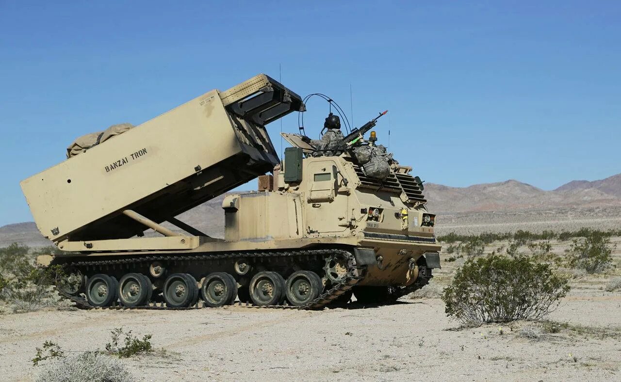 М 270 е. Рсзо m270. m270 mlrs. рсзо м270 mlrs. рсзо сша m270 mlrs.