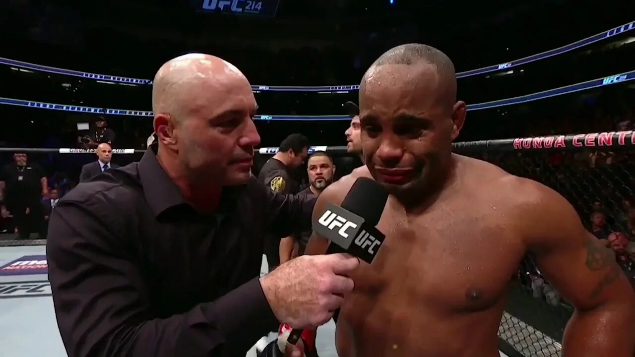 Интервью после поражения. Joe Rogan UFC. Даниэль Кормье комментатор. Джо Силва UFC.