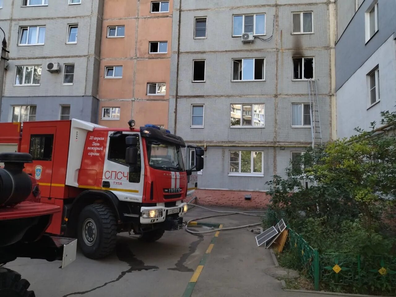 вильямса 6 тула. пожар на улице вильямса в туле. пожар в туле сегодня в пролетарском районе. комбайнмашстрой тула пожарная. пожарные тула.