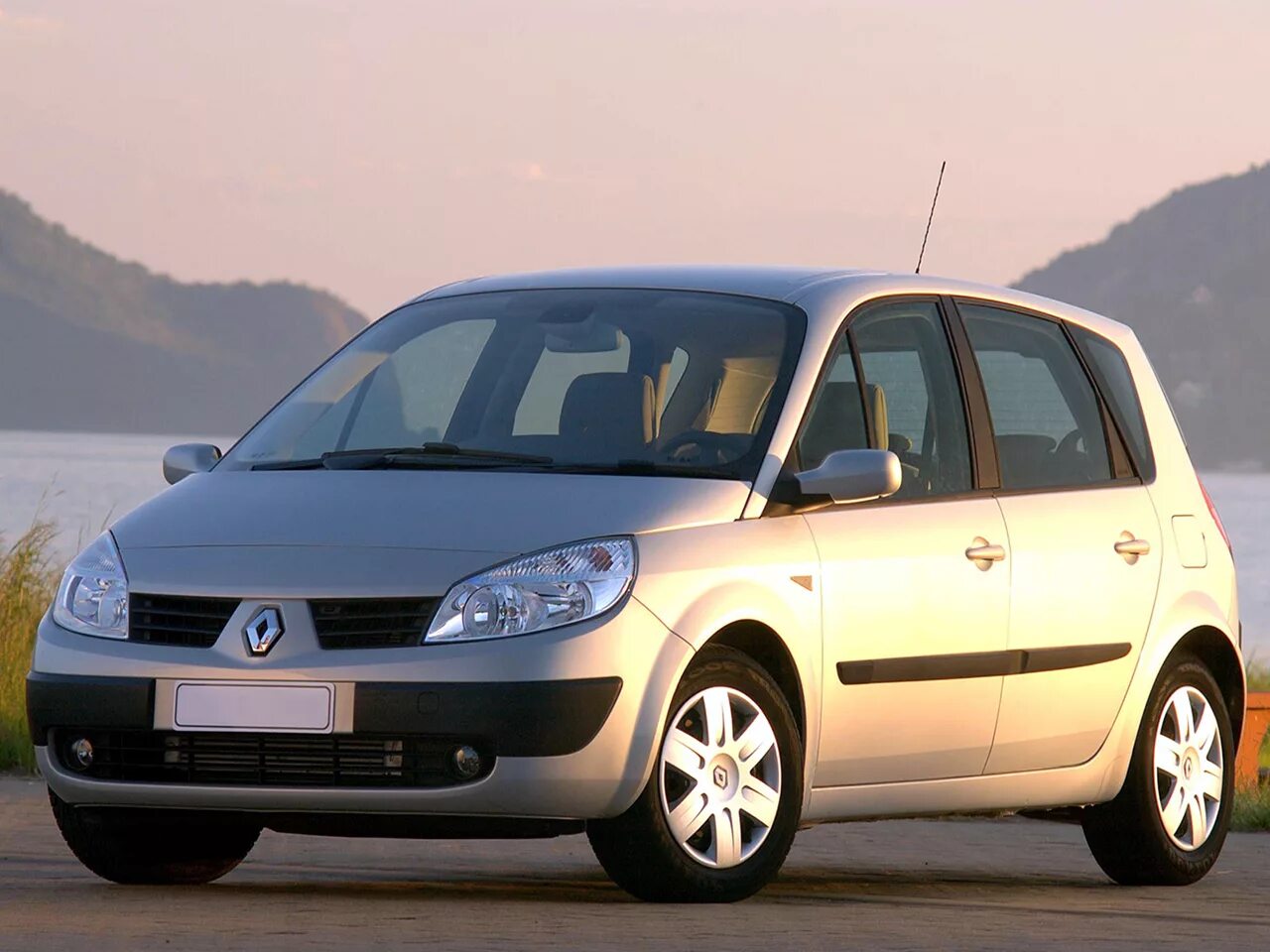 Renault scenic 2004. Renault megane scenic 2. рено сценик sx4. Renault megane scenic 2. как выглядит рено сценик.