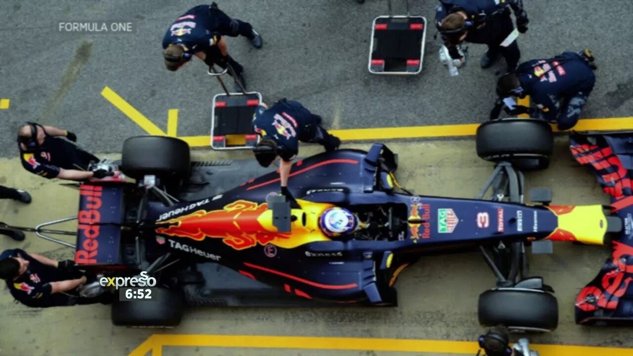 Техники формулы 1. Пит стоп ред Булл. Formula 1 2016. Редбул ф1 пит стоп. Формула 1 пит стоп вид сверху.
