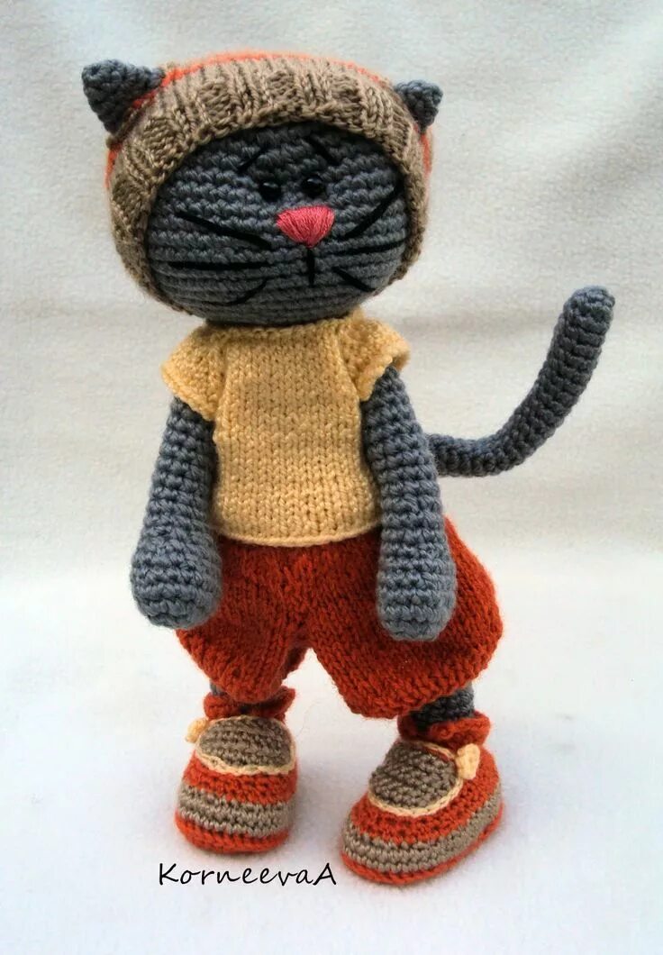 Вязание игрушек кошки