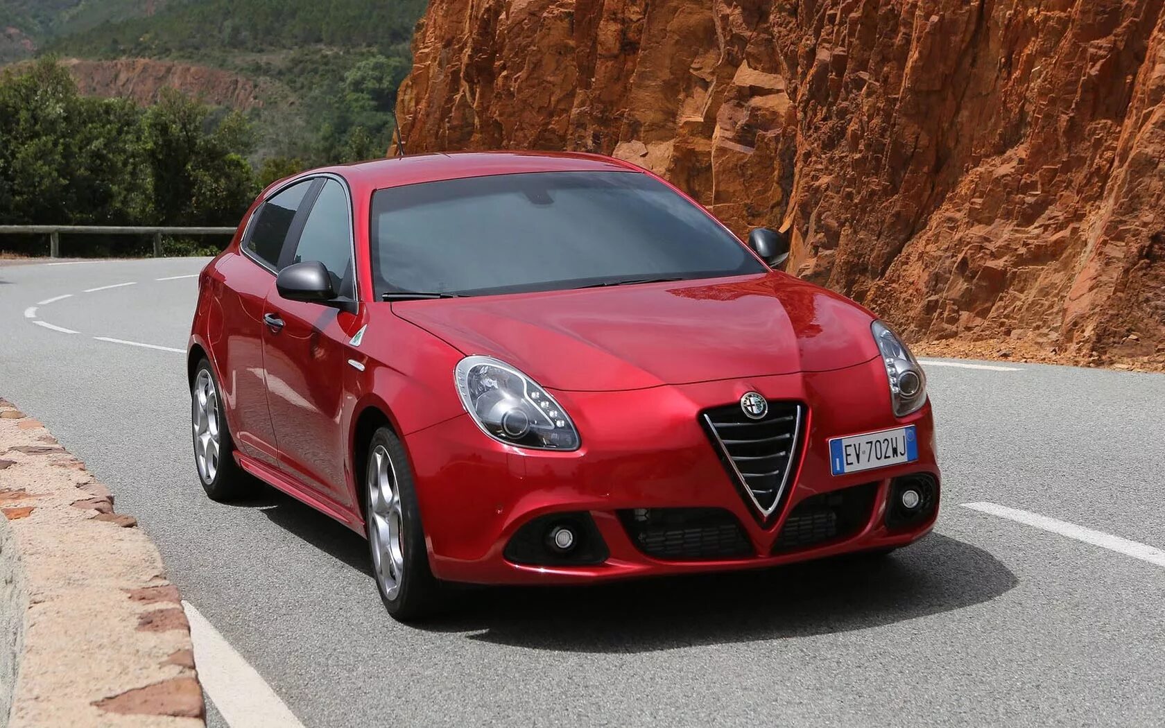Альфа ромео трейлер. Alfa Romeo. Альфа Ромео машина. Альфа Ромео 2014 года.