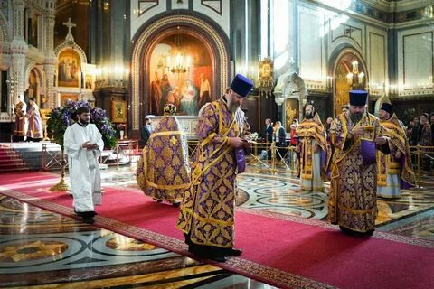 Трансляция литургии храм христа спасителя
