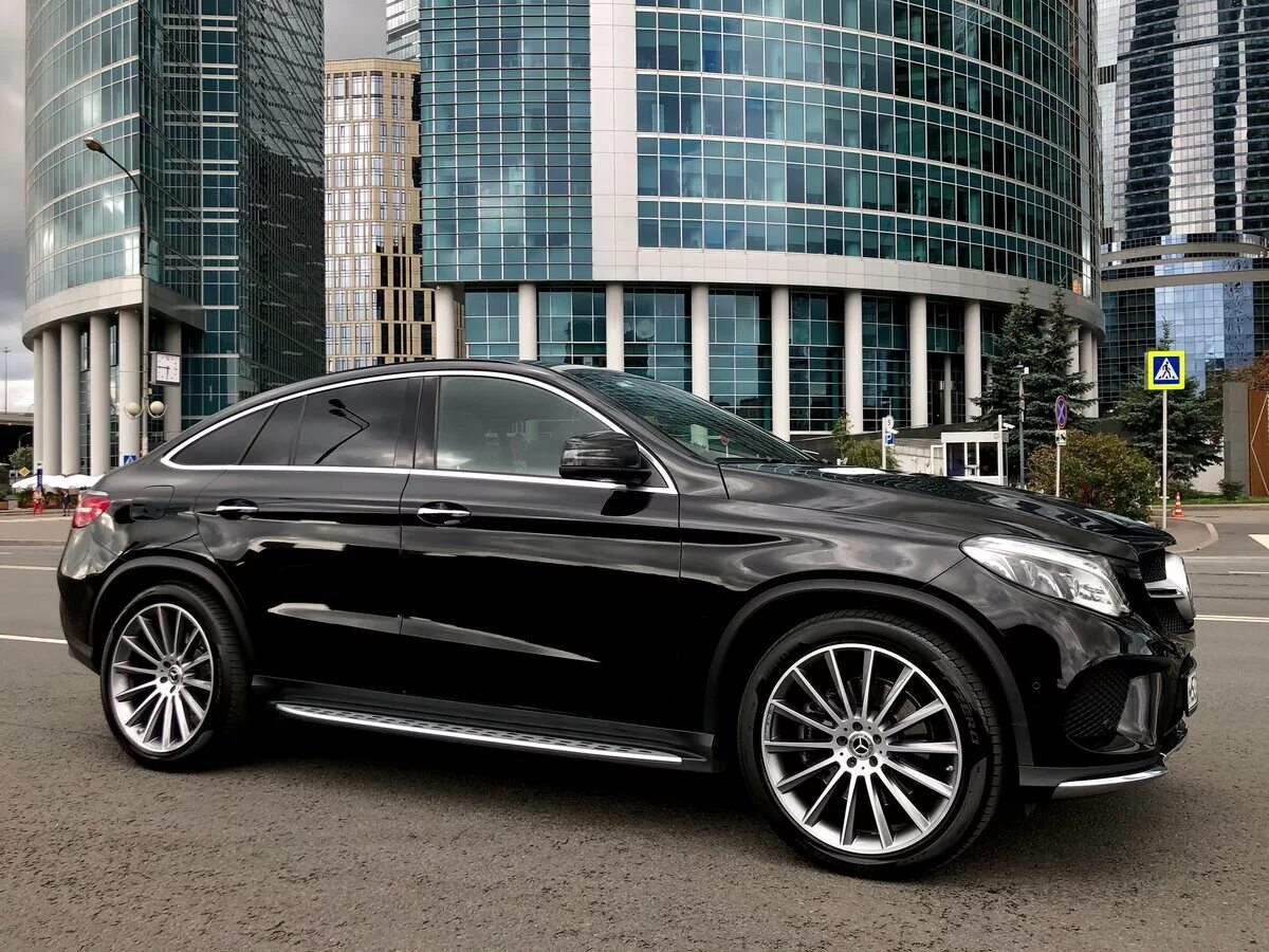 Купить gle купе мерседес. Mercedes GLE 2020 Coupe черный. Мерседес GLE купе 2020 черный. GLE 400 Mercedes черный. Мерседес Бенц гле купе 2017 черный.