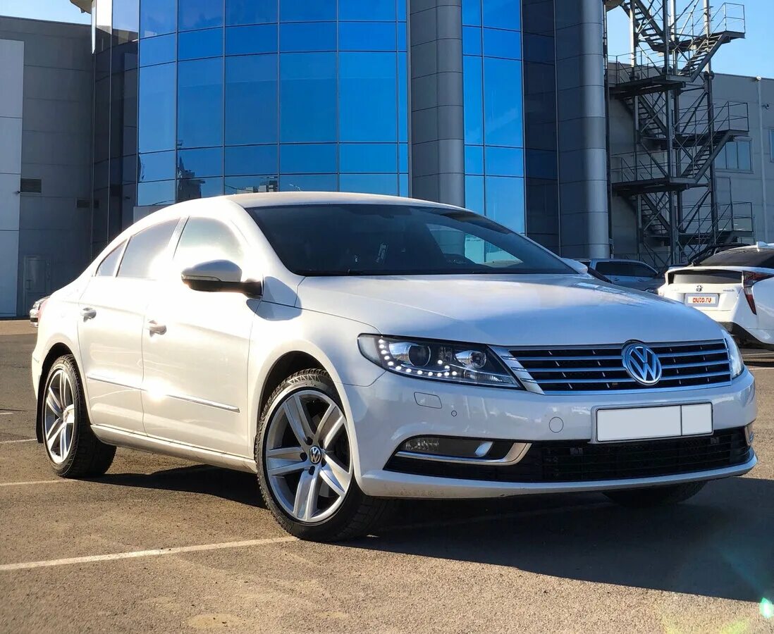 Аналог volkswagen. Фольксваген Пассат СС 2013. Фольксваген Пассат СС белый 2013. VW Passat cc 2012 белый. Volkswagen Passat cc Restyling.