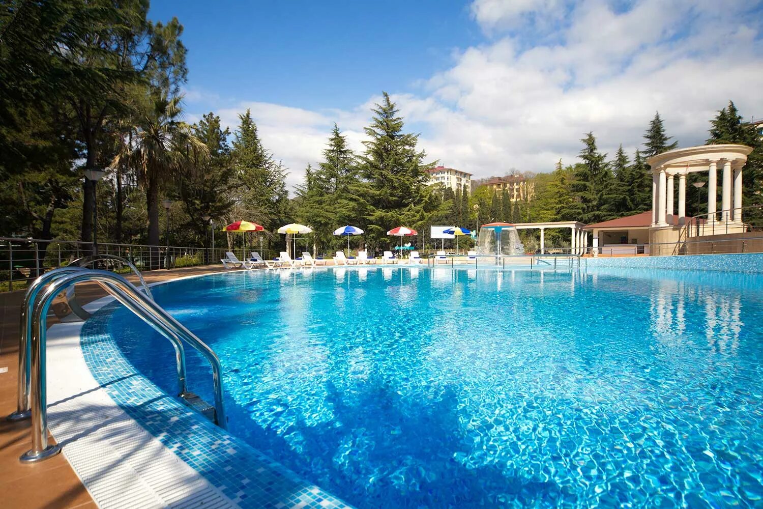 сочи скк знание санаторий. парк-отель солнечный park hotel spa. отель солнечный в солнечногорске бассейн. санаторий знание адлер. отдых все включено с открытым бассейном.