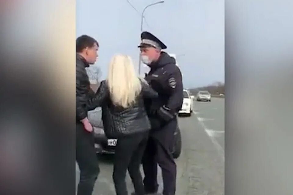 Инспектор отношений. Скандал в отделах. Инспектор отношений. Работники гибдд питкяранта. Пятьдесят оттенков серого волка, или шапка live.