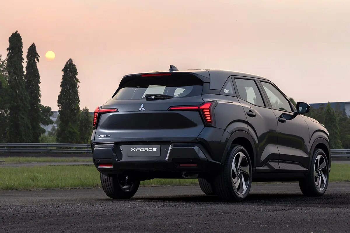 Японские кроссоверы 2024. Японские кроссоверы 2024. Yaris cross 2023. Китайский инфинити кроссовер. Японские кроссоверы 2024.