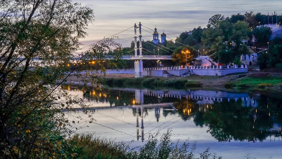 Погулять оренбурге. Оренбург Беловка мост через Урал. Река Урал Оренбург. Город Оренбург река Урал. Город Оренбург биловка.