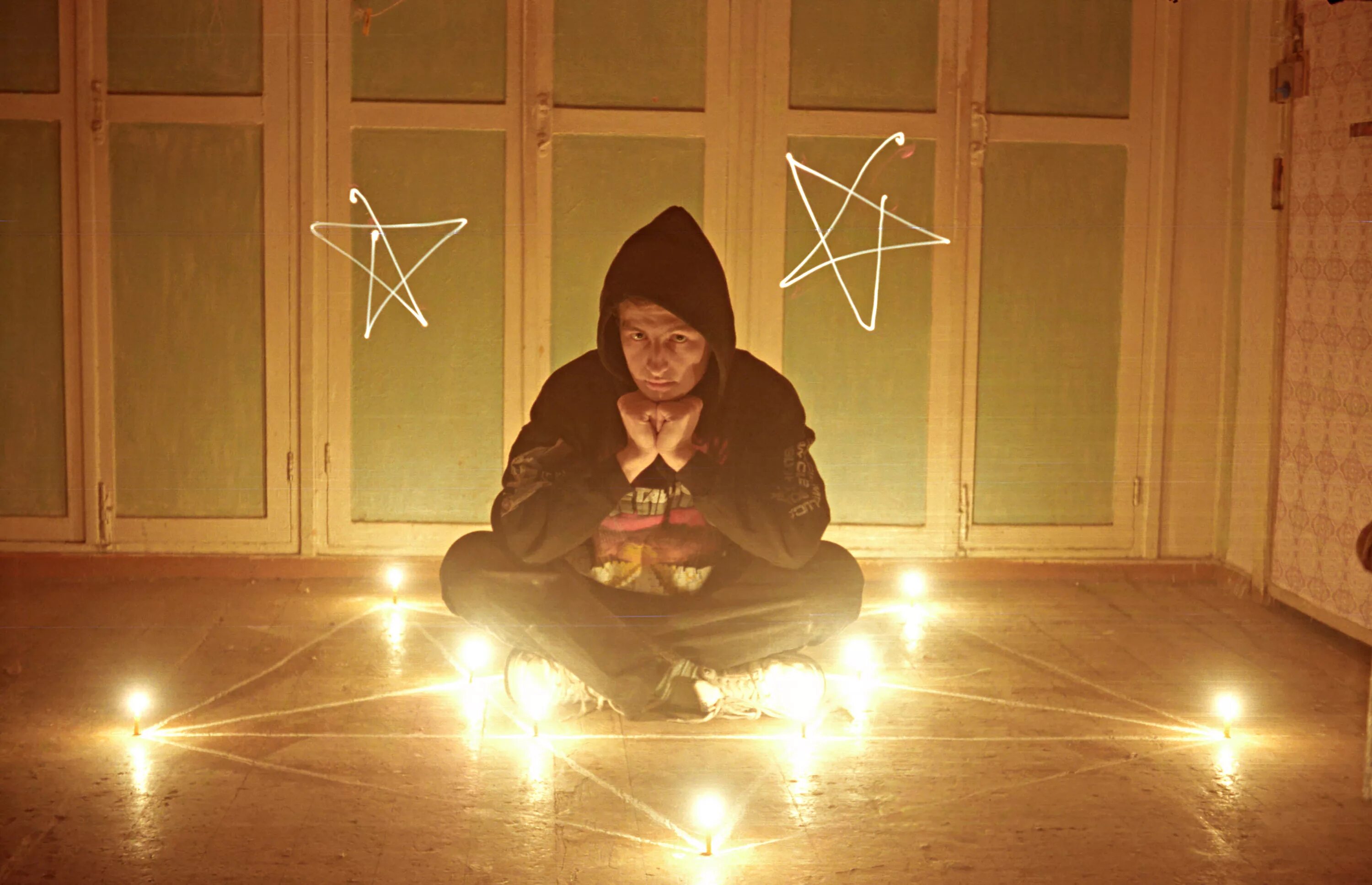 Ритуалы со свечами. Пентаграмма для обряда. Ритуалы со свечами. Вызов со свечами. Магические свечи.