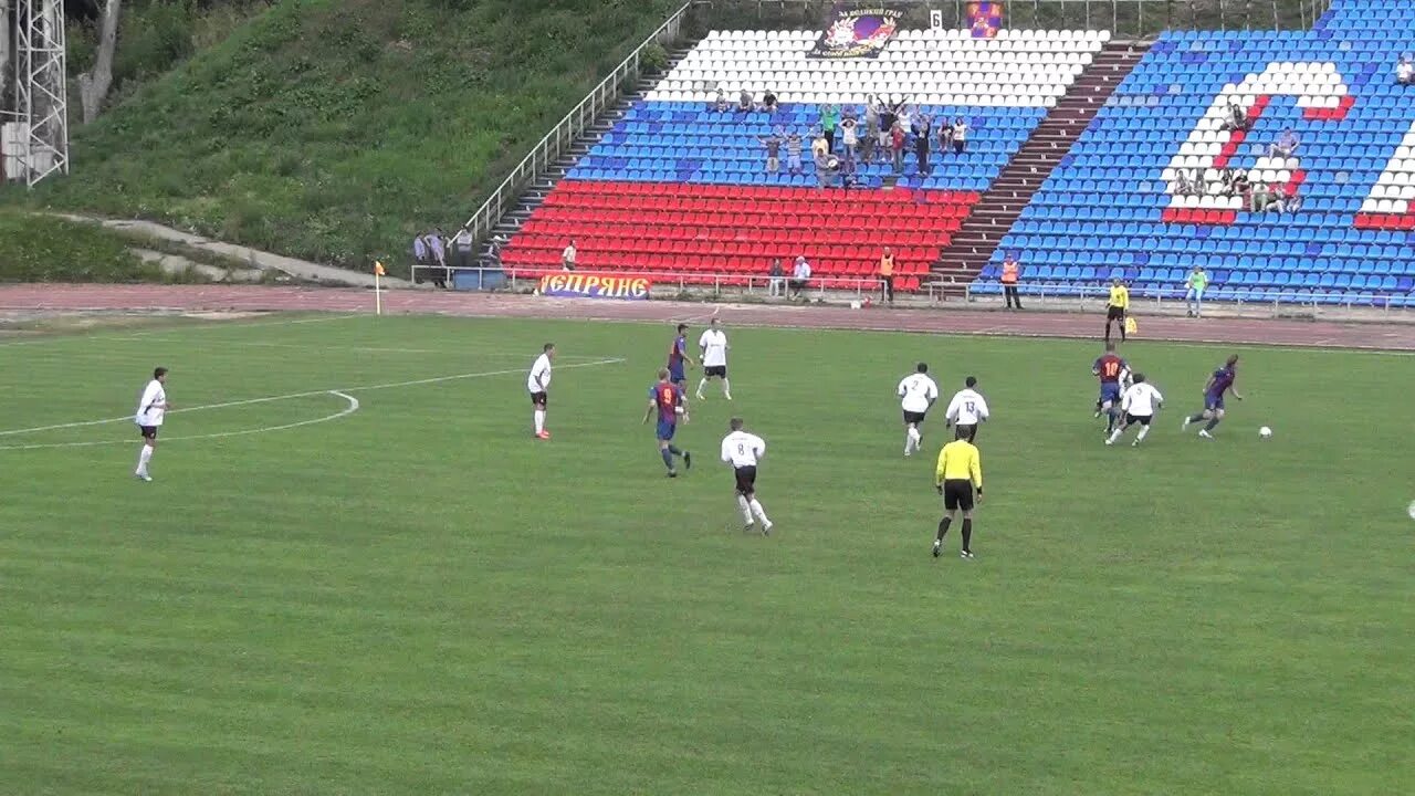 Днепр смоленск футбольный. Днепр (футбольный клуб, могилёв). Фк днепр смоленск. Смоленск футбольный клуб. Црфсо смоленск.