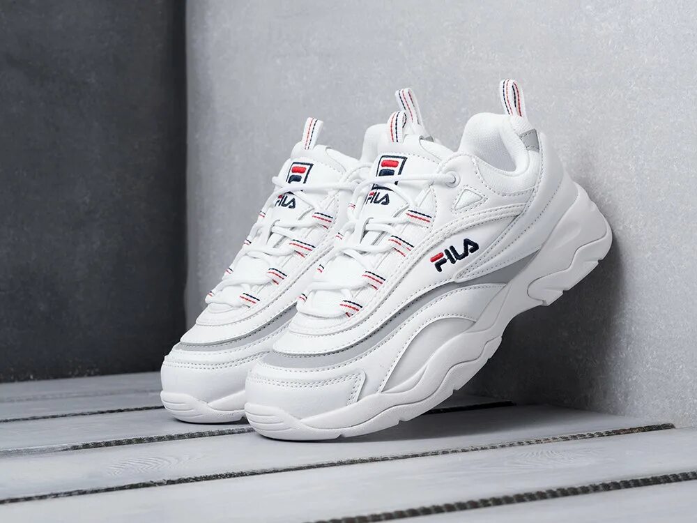 Filla. Fila кроссовки ray. Кроссовки Fila USA 2000. Кроссовки Fila 2017. Fila est 1911 кроссовки.