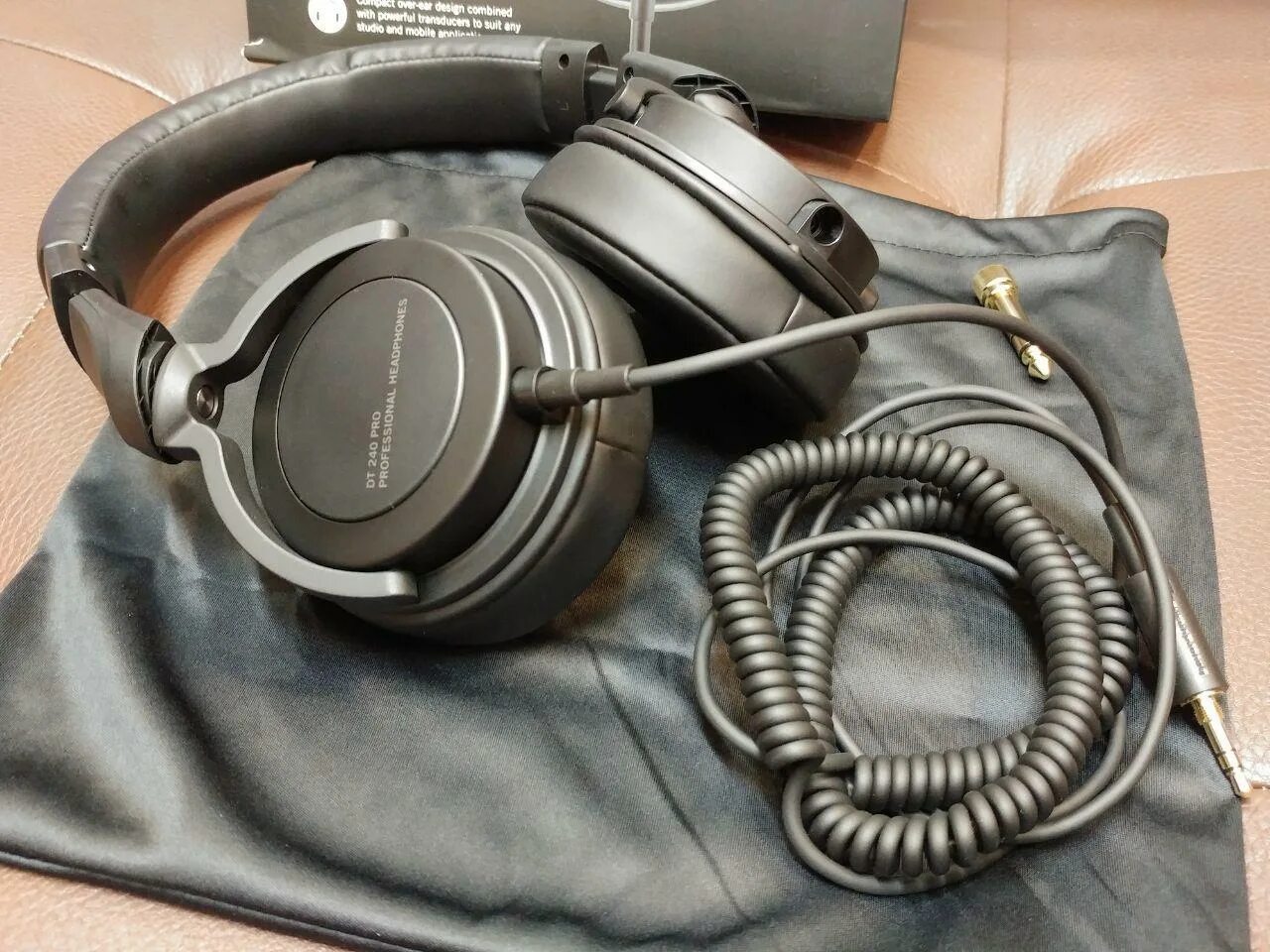 Beyerdynamic dt обзор. Beyerdynamic dt 240 pro. наушники beyerdynamic dt 240 pro. beyerdynamic 910384. beyerdynamic dt 240 pro ачх.