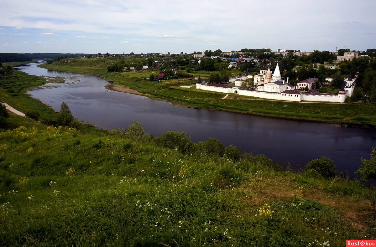 сухая старица 4. сухая старица. озеро рахмановская старица. старица тверская область население. старицкий успенский монастырь.
