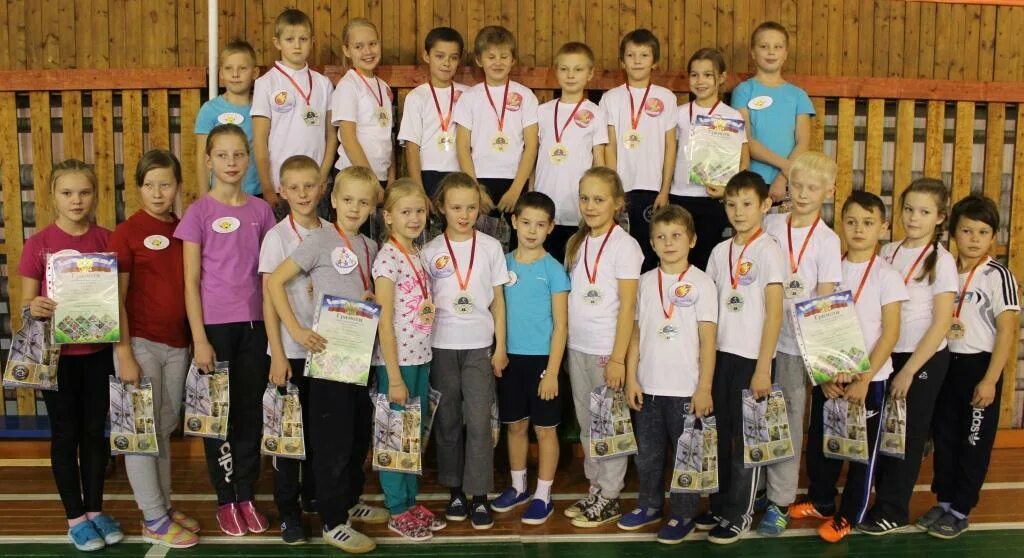 Школа им бабикова усть-цильма. Усть-цилемская школа. Усть цильма школа. Усть цильма школа. Усть цилемская школа фото.