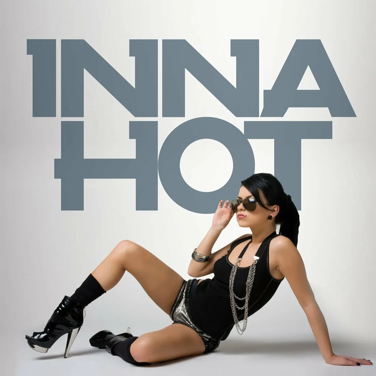Румынская певица inna. Елена апостоляну (inna) 2020. Елена апостоляну (inna). Inna hot обложка. Диск inna hot.