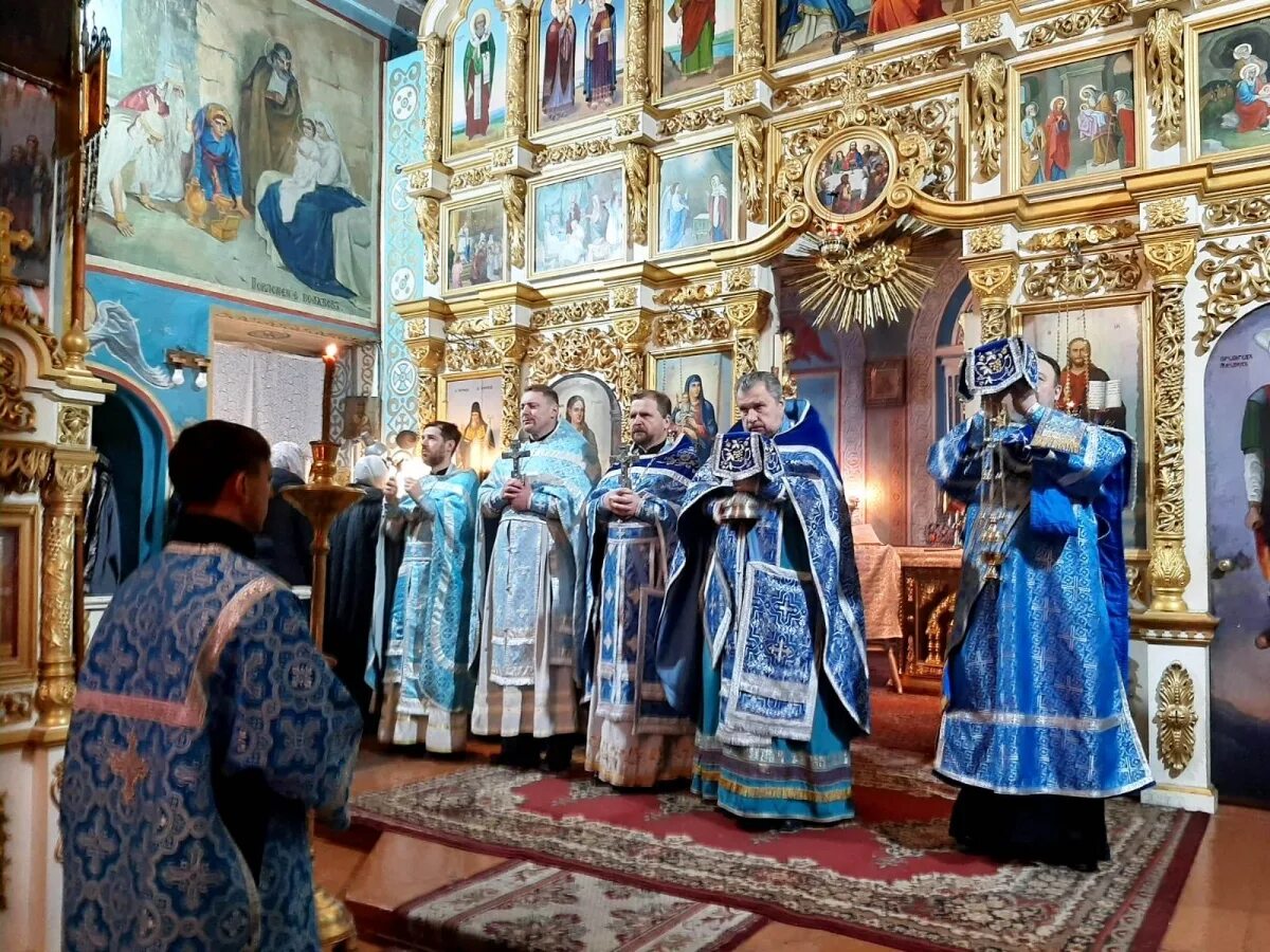 Какой сегодня 15 февраля. Горненский монастырь Сретение 15 февраля. Сретение Господне в 2022 году. Праздник Сретение 2022. Православная гимназия г ковров Сретенье Господне 2024 литургия.