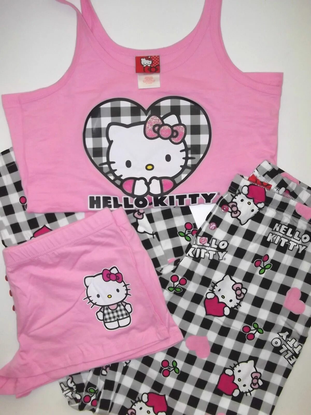 Китти с одеждой. Хелло китти одежда. hello kitty hello kitty одежда. одежда с шейн с хеллоу китти. hello kitty одежда для девочек.