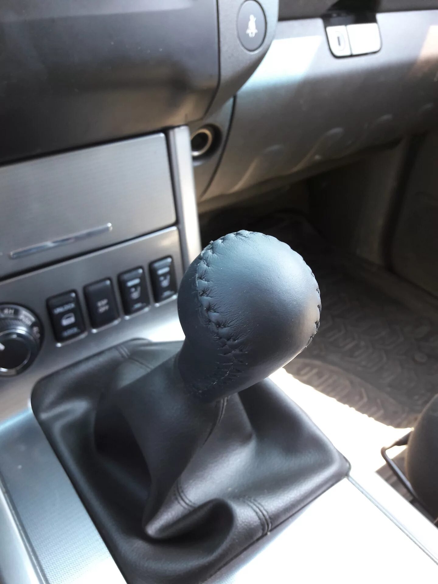 Как снять ручку ниссан патфайндер Установка подсветок ручек Nissan Pathfinder (3G), 2,5 л, 2011 года своими рука